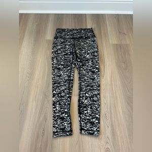 Lululemon leggings size :6